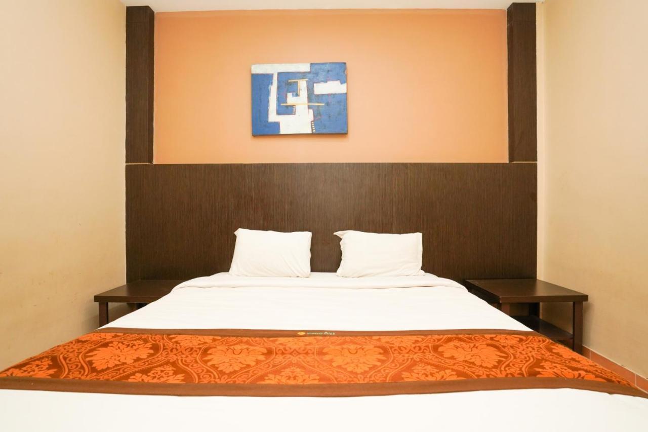 Avi Hotel Сурабая Экстерьер фото