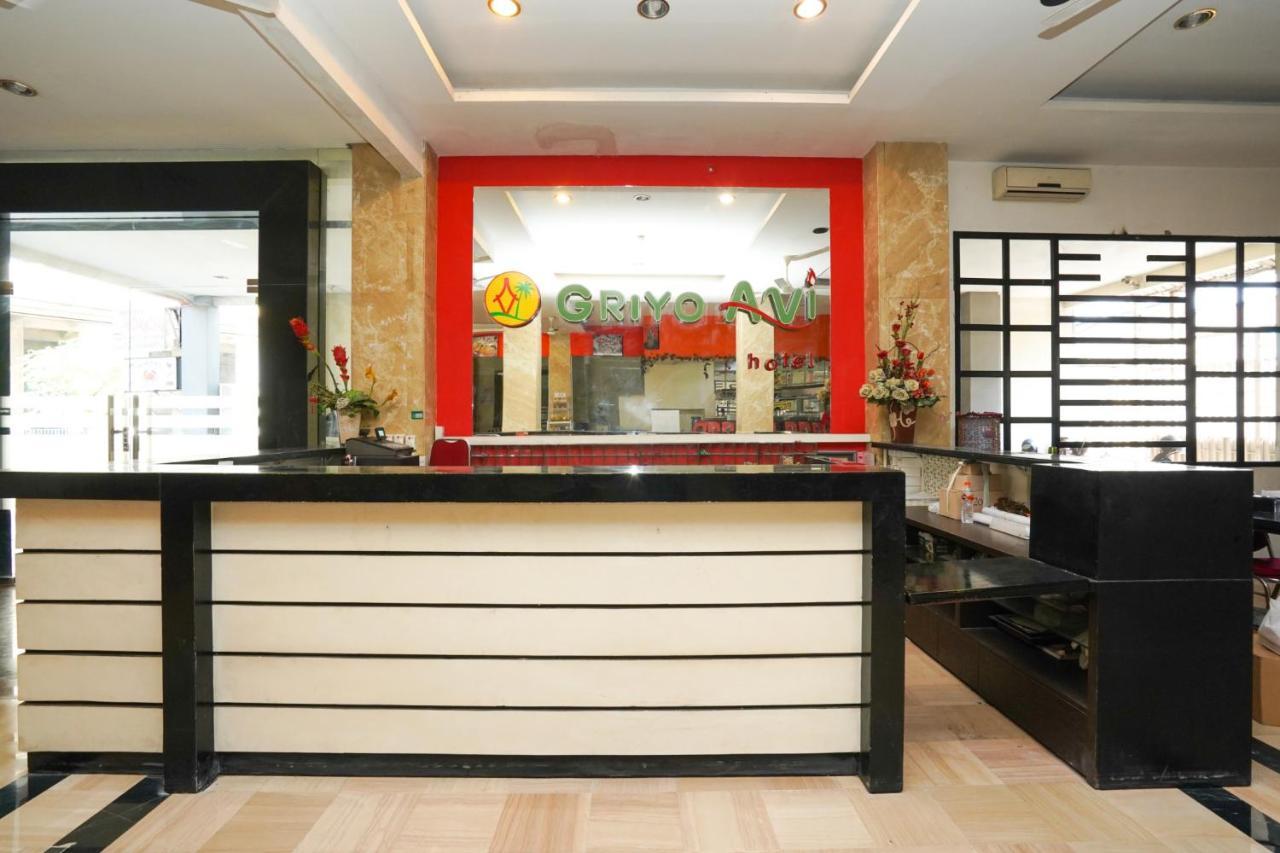 Avi Hotel Сурабая Экстерьер фото