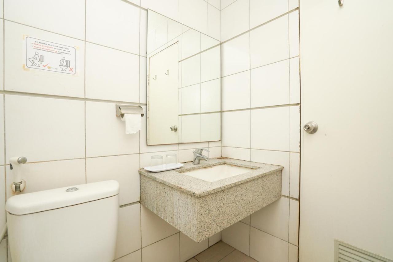 Avi Hotel Сурабая Номер фото