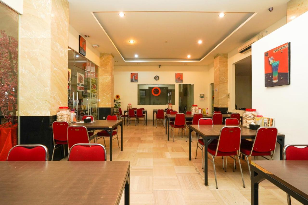 Avi Hotel Сурабая Экстерьер фото