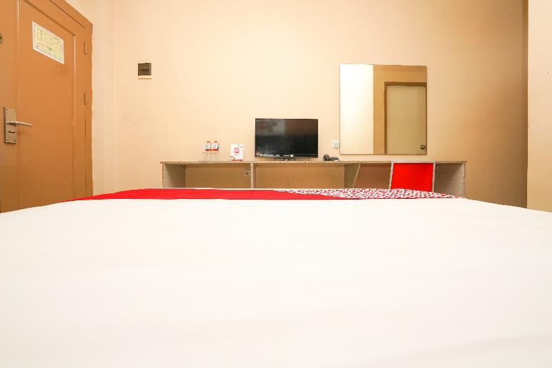 Avi Hotel Сурабая Экстерьер фото