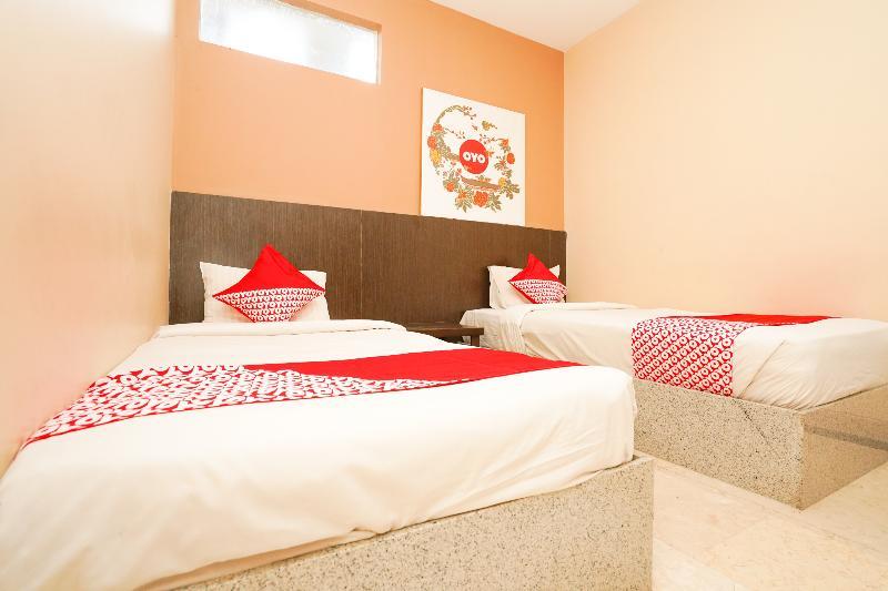 Avi Hotel Сурабая Экстерьер фото